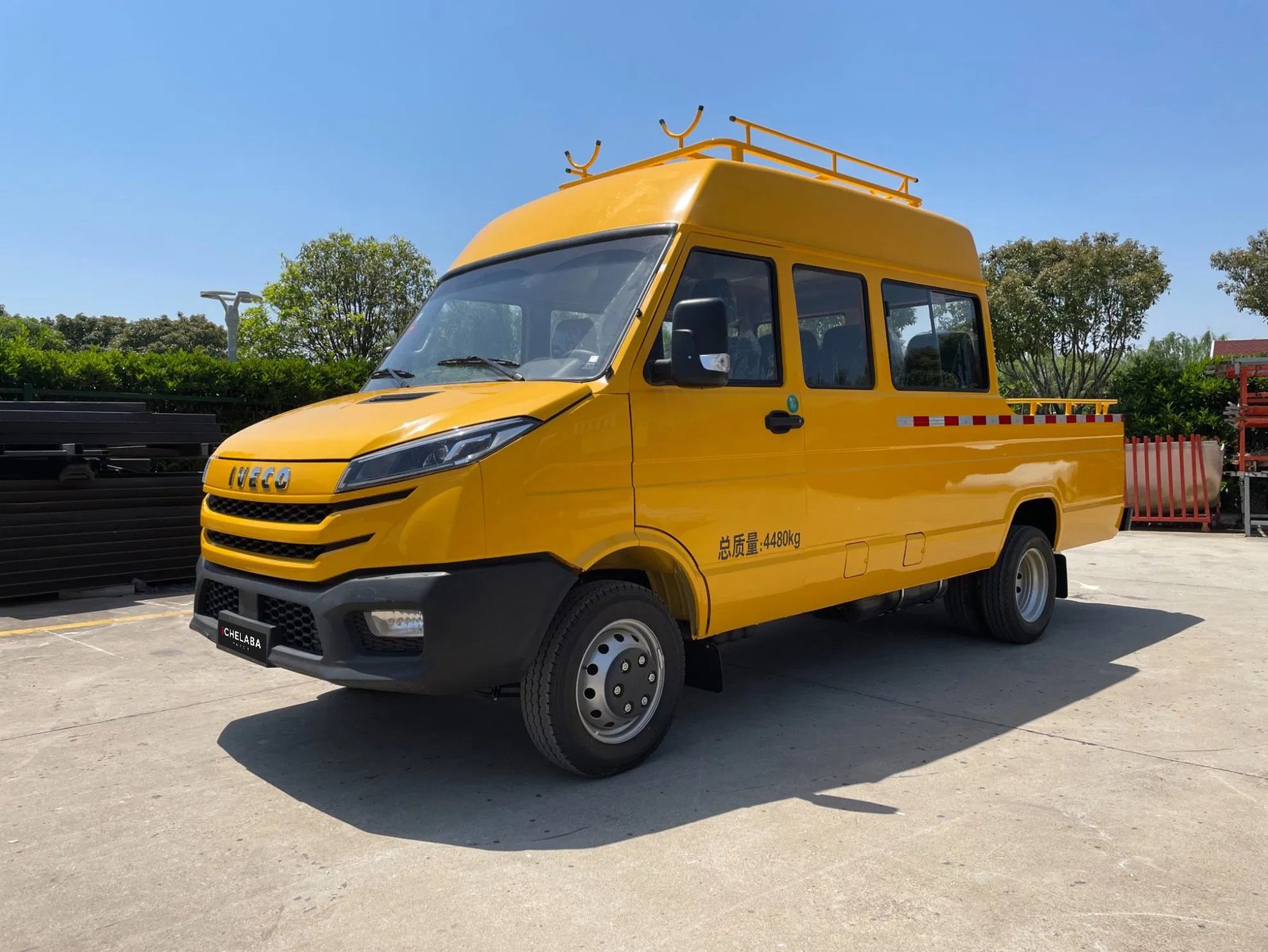 Iveco Daily 9 Seats Engineering Vehicle (1)