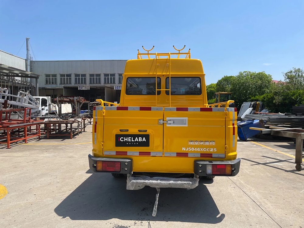 Iveco Daily 9 Seats Engineering Vehicle (2)