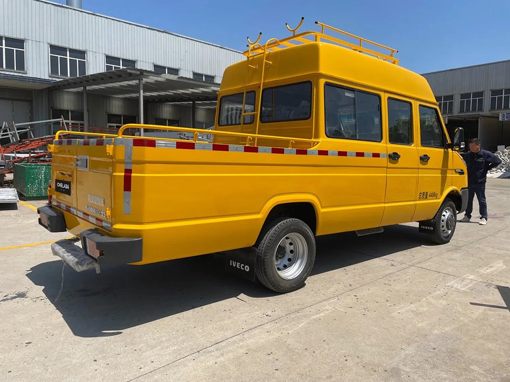 Iveco Daily 9 Seats Engineering Vehicle (4)