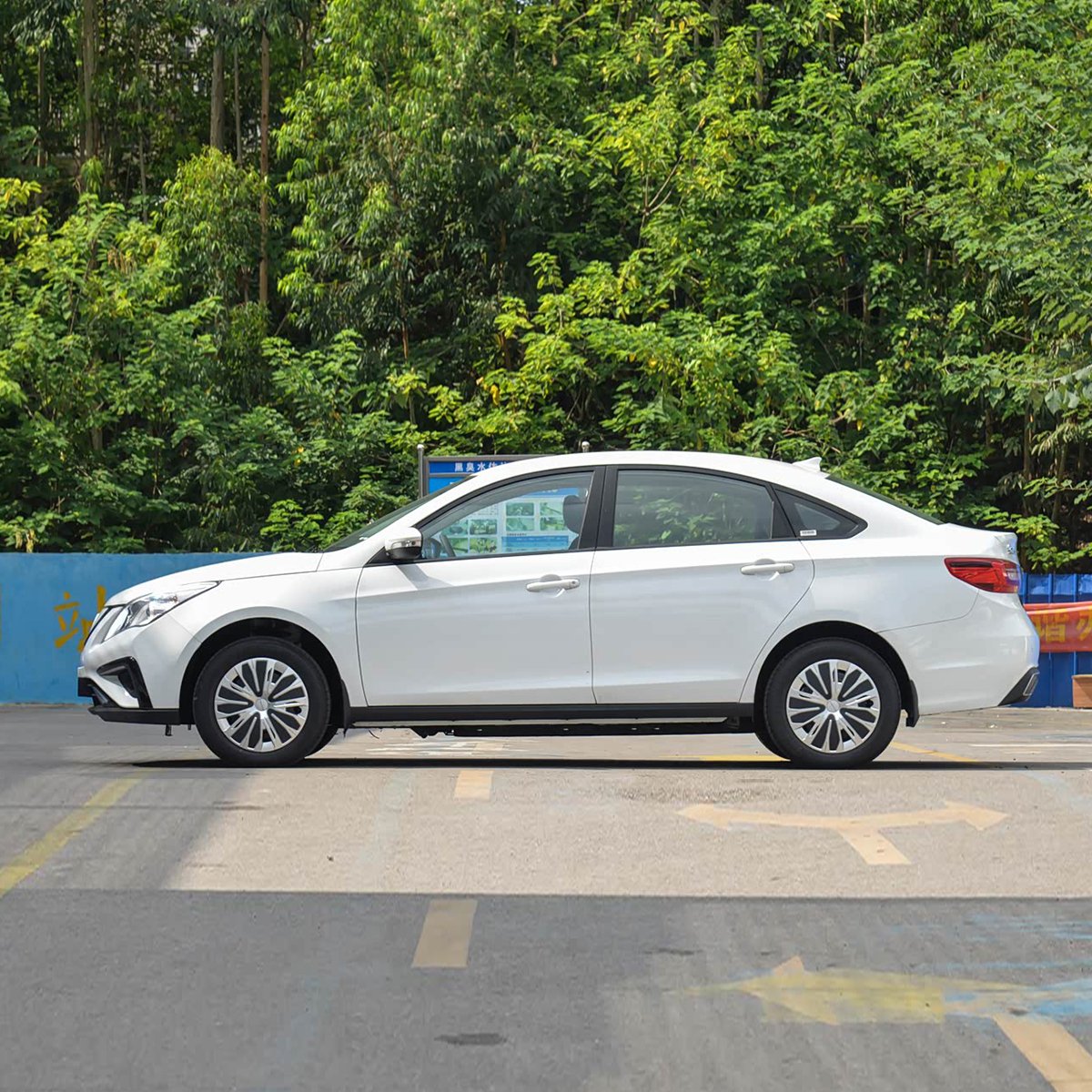 Dongfeng Forthing S50 EV - Image 6