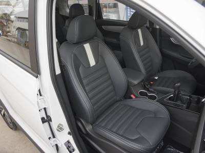 Dongfeng Fengxing SX6 Details (14)