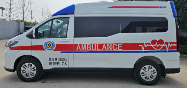 Iveco Emergency Ambulance Trcuk details (1)