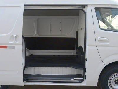 FOTON VIEW C2 mini van bus details (8)