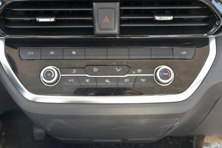 Yuejin Light Truck C300 details (8)