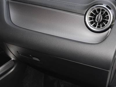 Mercedez Benz EQA Details (1)