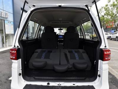 Dongfeng Forthing Lingzhi M5 details (15)