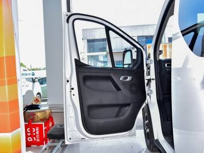 Changan Kaicheng V919 details (12)