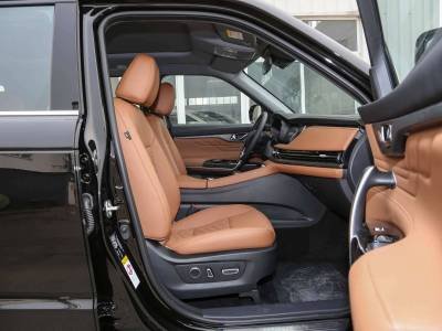 Changan CS95 details (3)