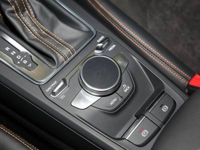 Audi Q2L e-tron Details (5)