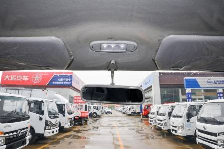 Yuejin Light Truck S80 details (9)