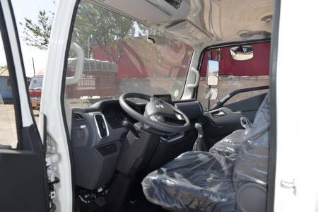Yuejin Light Truck C300 details (17)