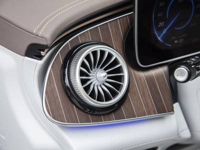 Mercedes Benz EQE SUV Details (3)