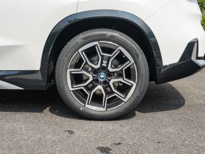 BMW iX1 Auto Details (1)