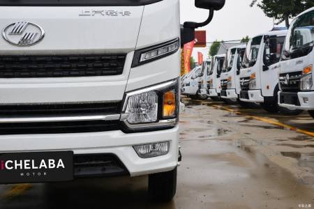 Yuejin Light Truck S80 details (1)