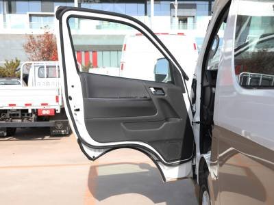 Foton View CS2 mini van bus Cargo Van (15)