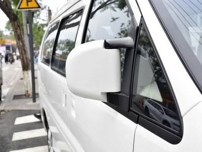 Dongfeng Forthing Lingzhi M5 details (11)