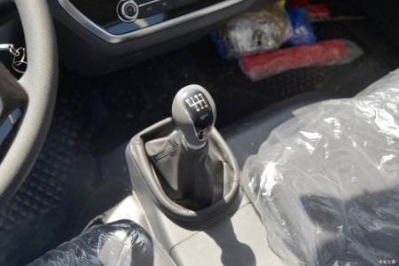 Yuejin Light Truck C300 details (7)