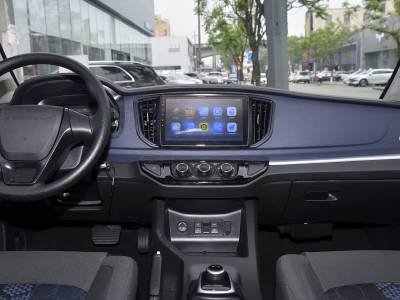 Dongfeng Forthing Lingzhi M5 details (4)