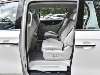 Dongfeng Forthing V9 details (5)