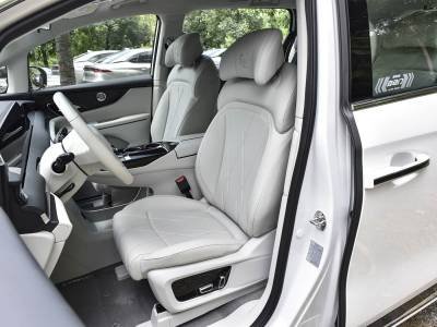 Dongfeng Forthing V9 details (9)