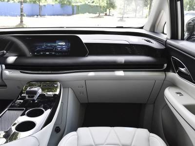Dongfeng Forthing V9 details (13)