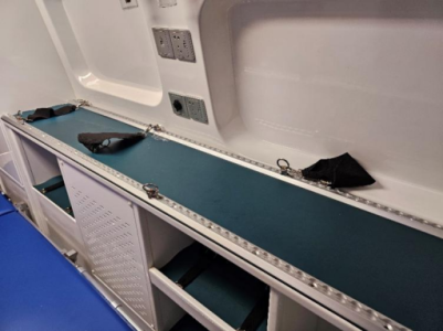 Iveco Emergency Ambulance Trcuk details (4)