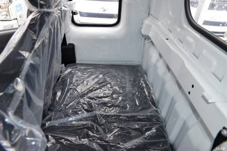 Yuejin Light Truck S80 details (7)