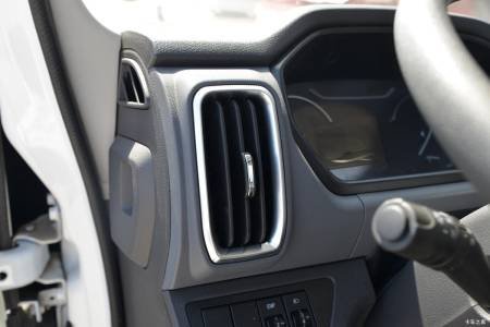 Yuejin Light Truck C300 details (14)